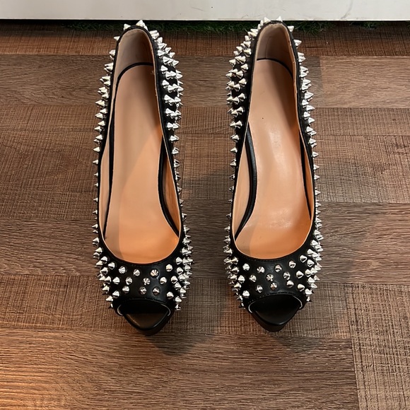 New Studded Stiletto Platform Black Pumps show stoppers - Picture 3 of 11